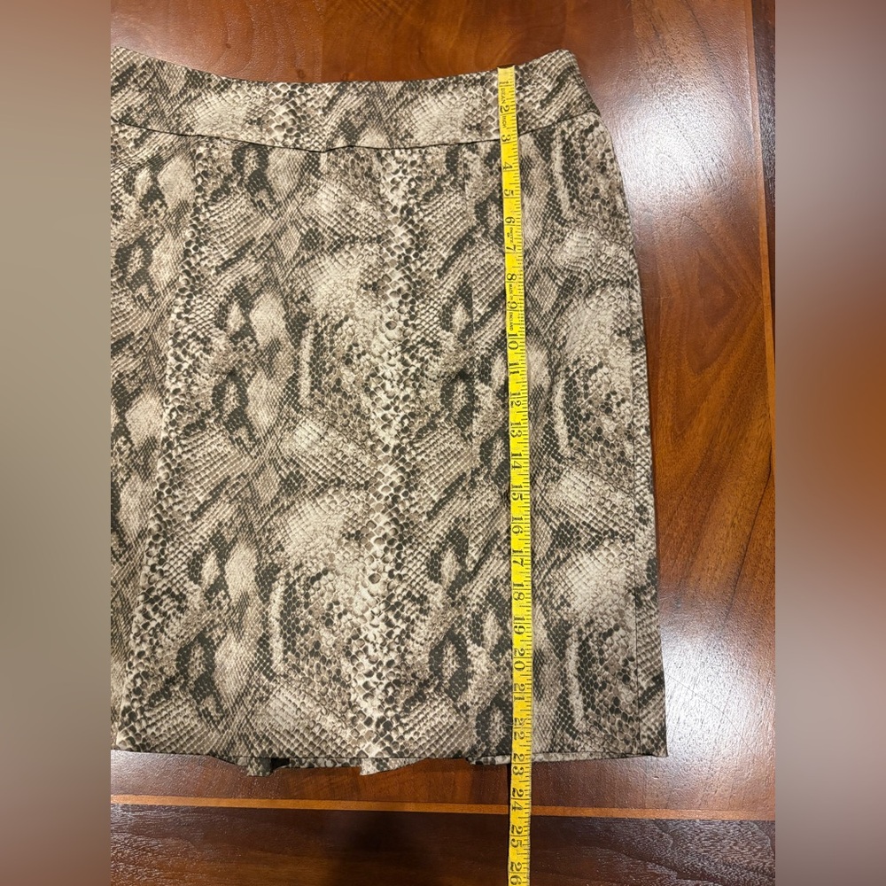 New York & Company Snake Print Pencil Skirt, size 8 - Picture 8 of 8